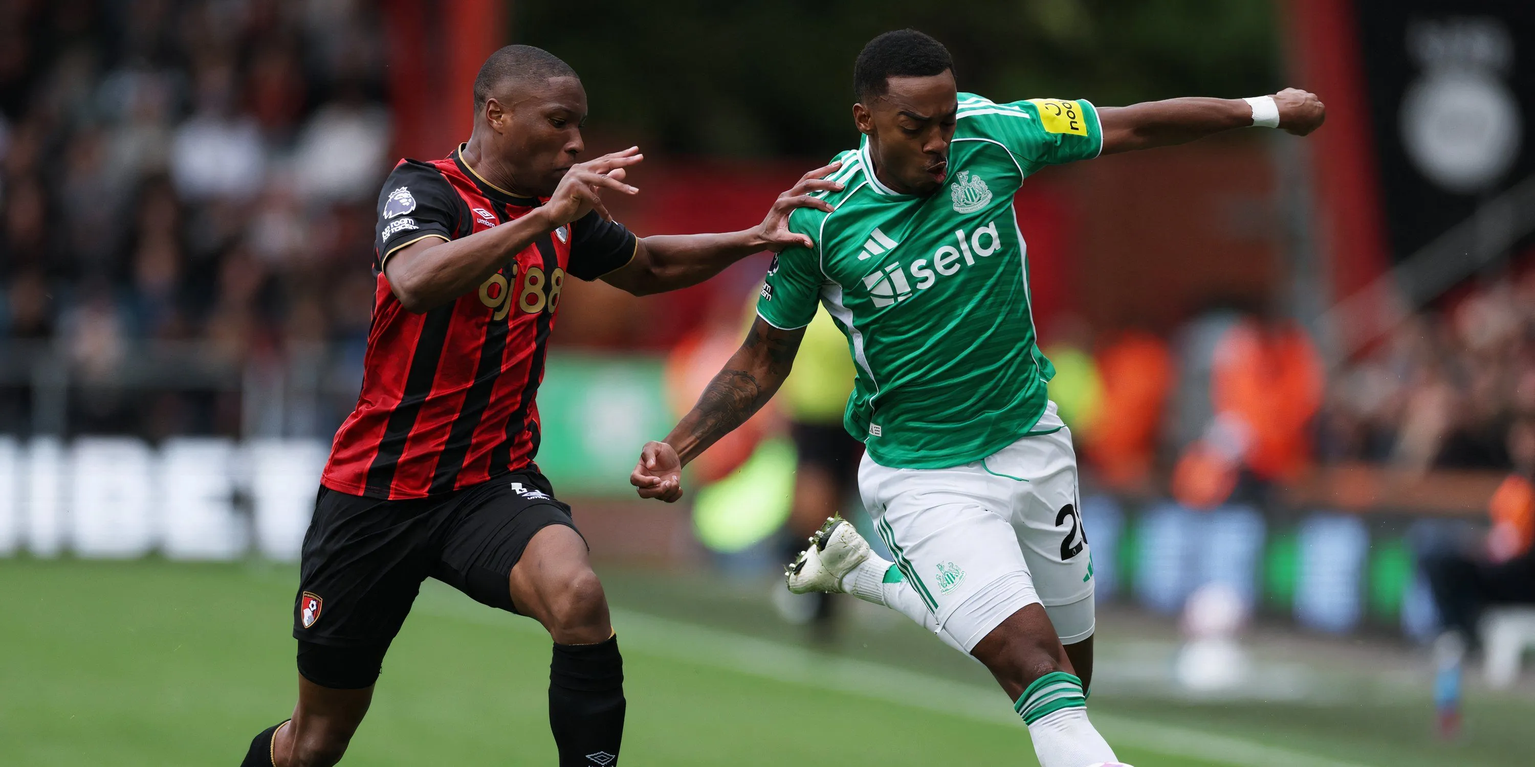Joe Willock của Newcastle United thể hiện sự thất vọng sau một pha bóng trong trận đấu đầy khó khăn