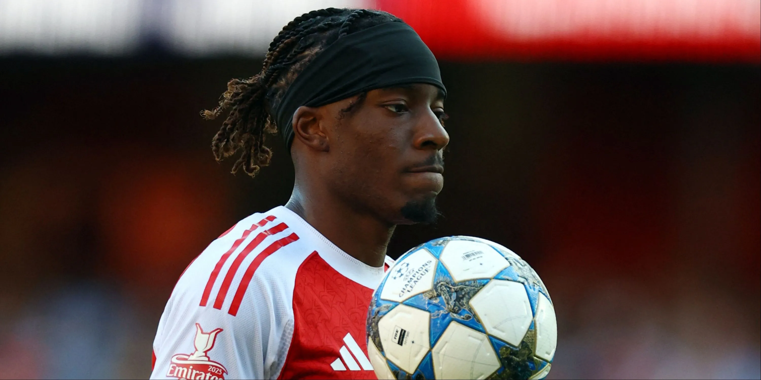 Madueke ăn mừng bàn thắng cho Arsenal, thể hiện phong độ ấn tượng.