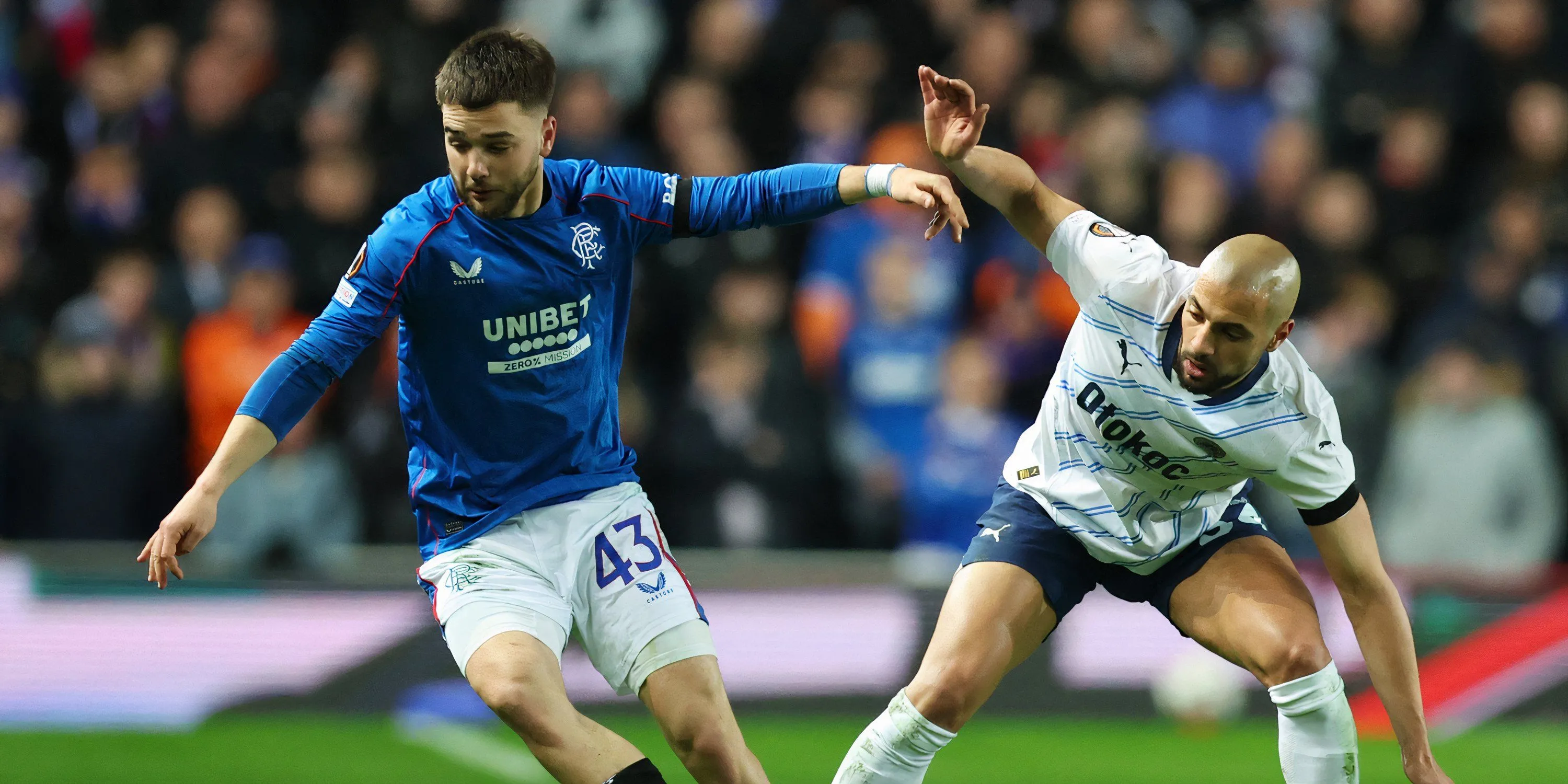Nicolas Raskin trong màu áo Rangers tại sân Ibrox, thể hiện phong độ ấn tượng sau những ngày bị lãng quên