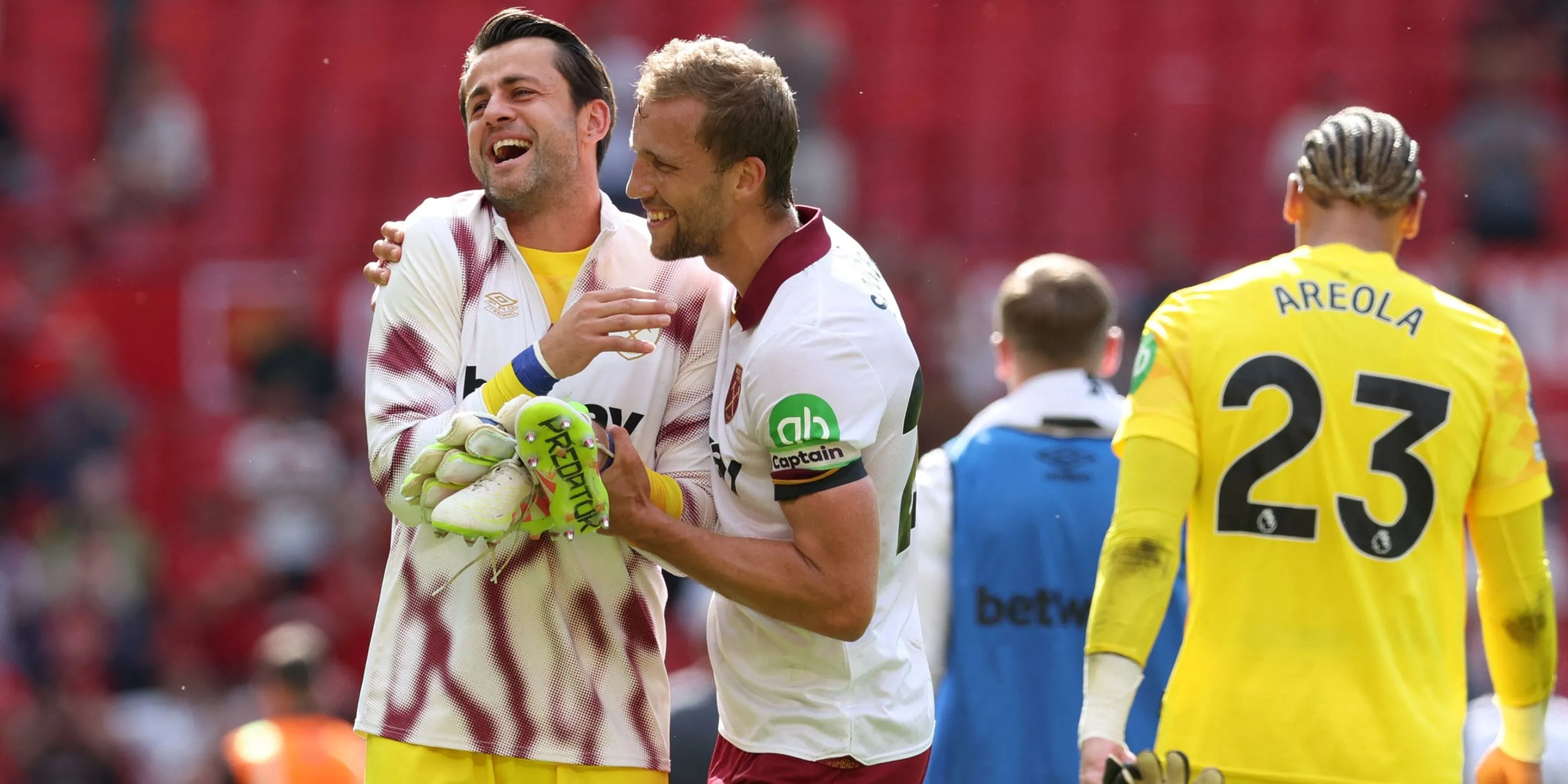 Thủ môn Lukasz Fabianski trong màu áo West Ham, người vừa tái ký hợp đồng với câu lạc bộ
