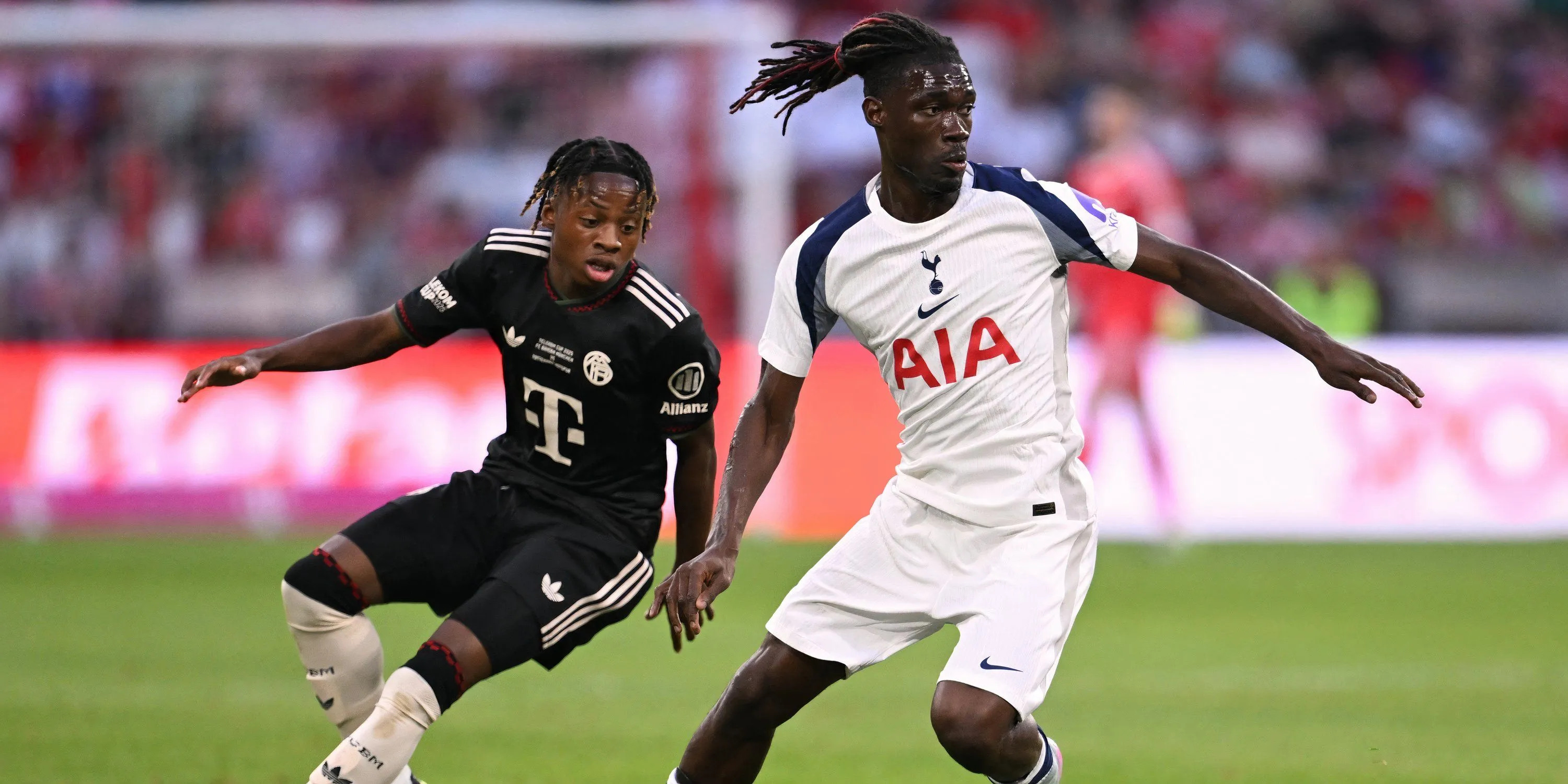 Tiền vệ Yves Bissouma trong màu áo Tottenham Hotspur