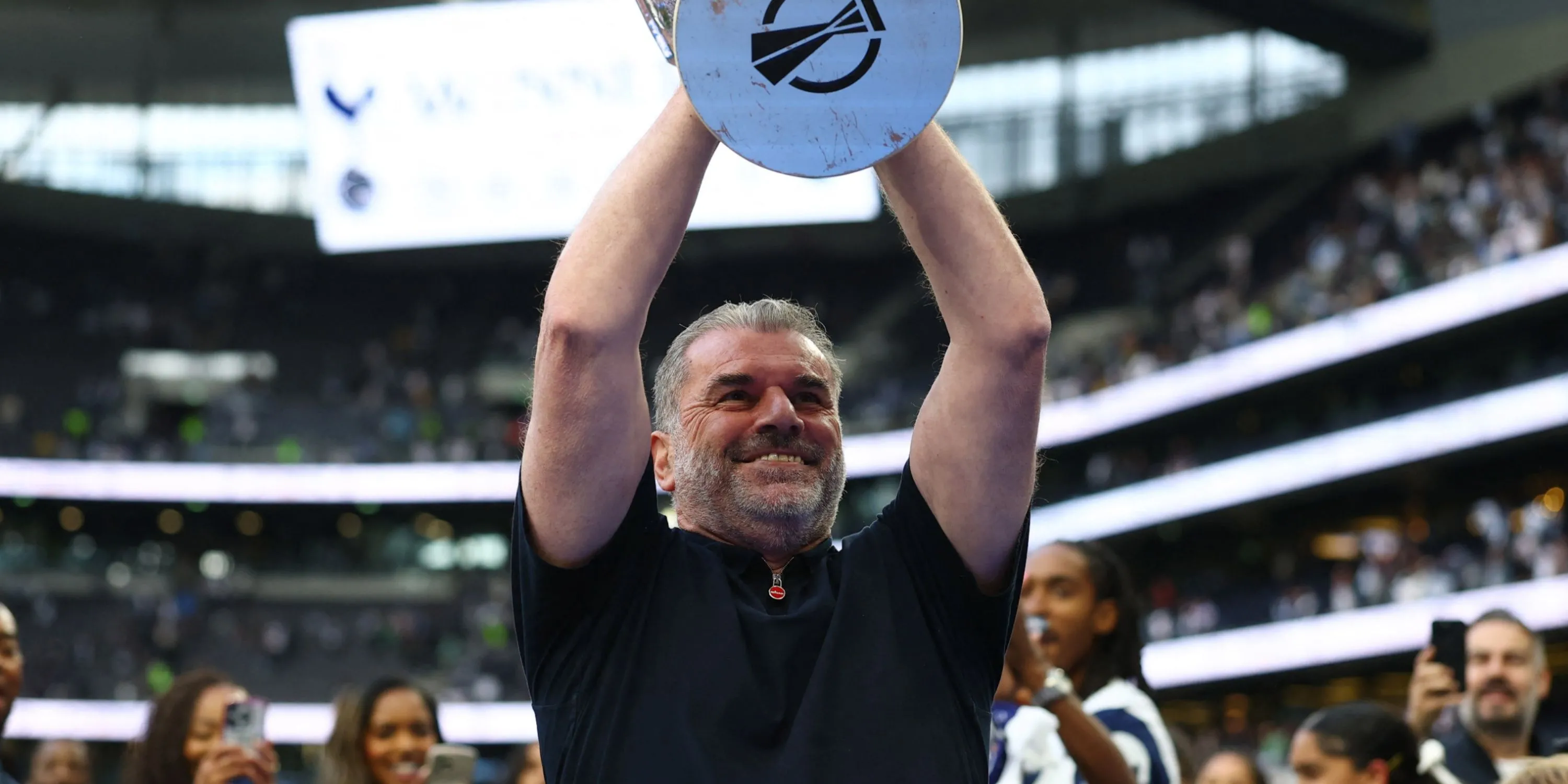 Ange Postecoglou rời Tottenham sau chức vô địch Europa League