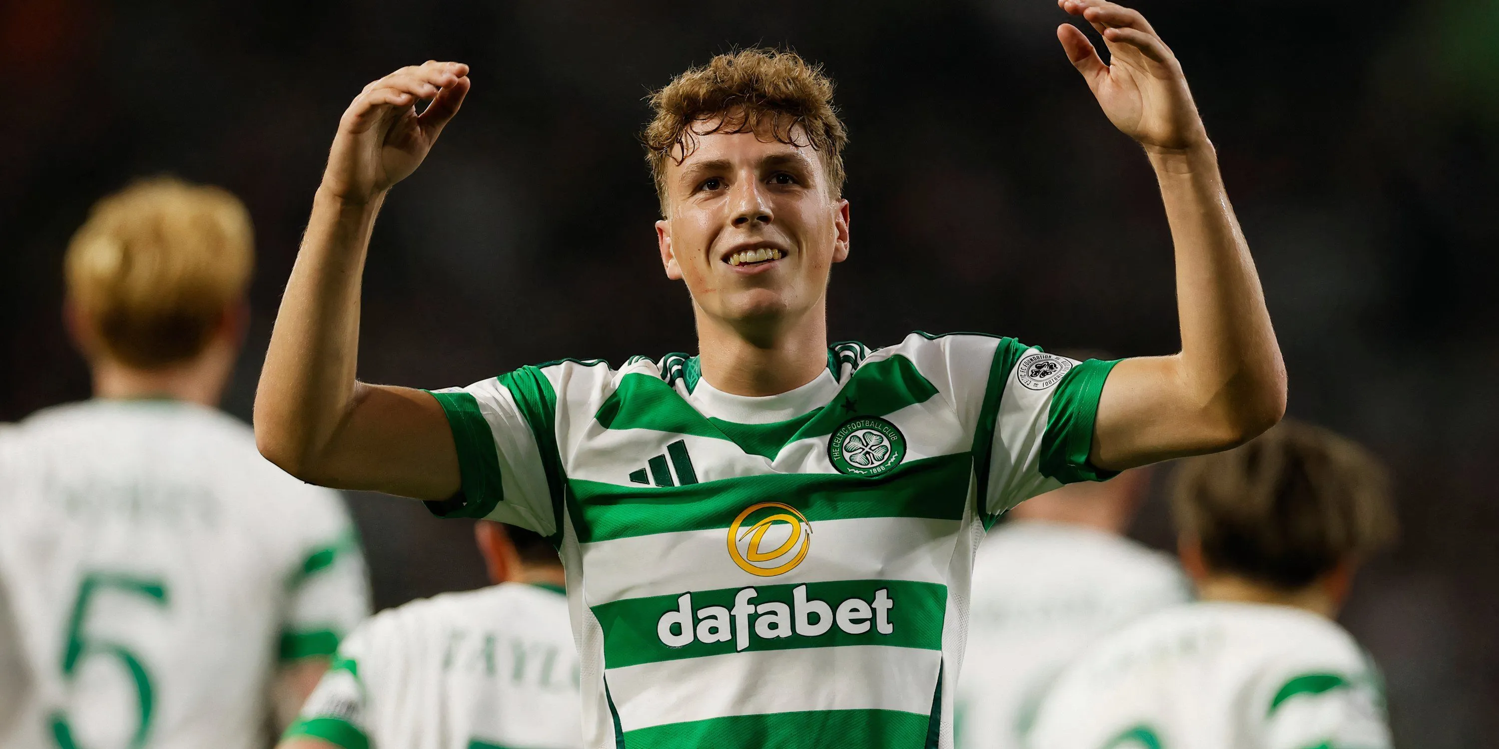 Arne Engels trong màu áo Celtic tại Champions League—tiền vệ tân binh bị xếp dự bị
