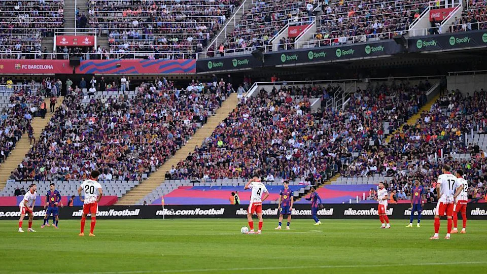 Barcelona và Atletico Madrid tham gia biểu tình phản đối trận đấu ở Miami