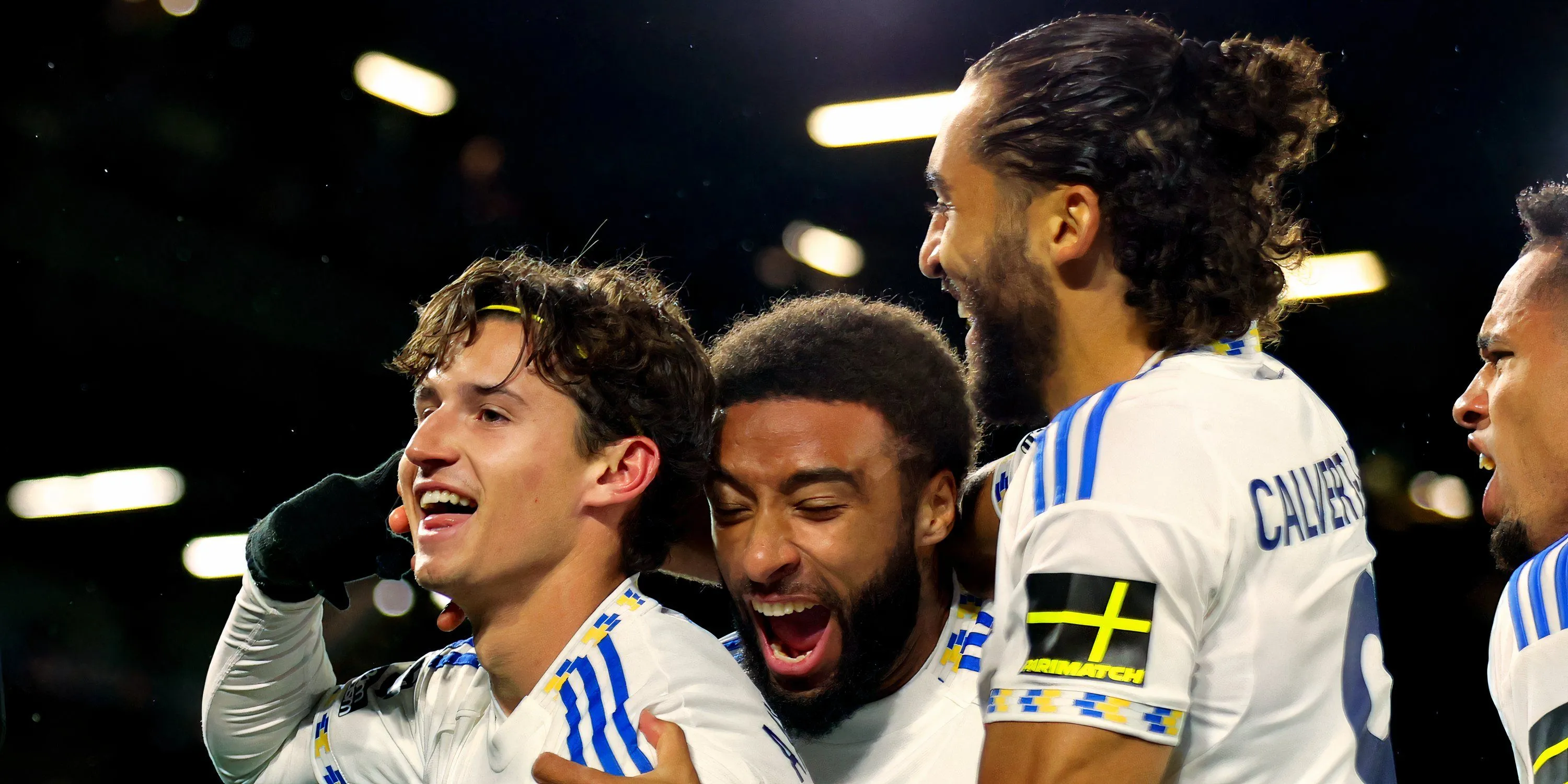 Brenden Aaronson ăn mừng bàn thắng cho Leeds, thể hiện tinh thần cạnh tranh nội bộ của đội