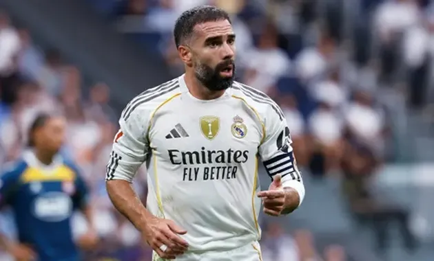 Dani Carvajal tập luyện tại Valdebebas, có thể đá El Clasico