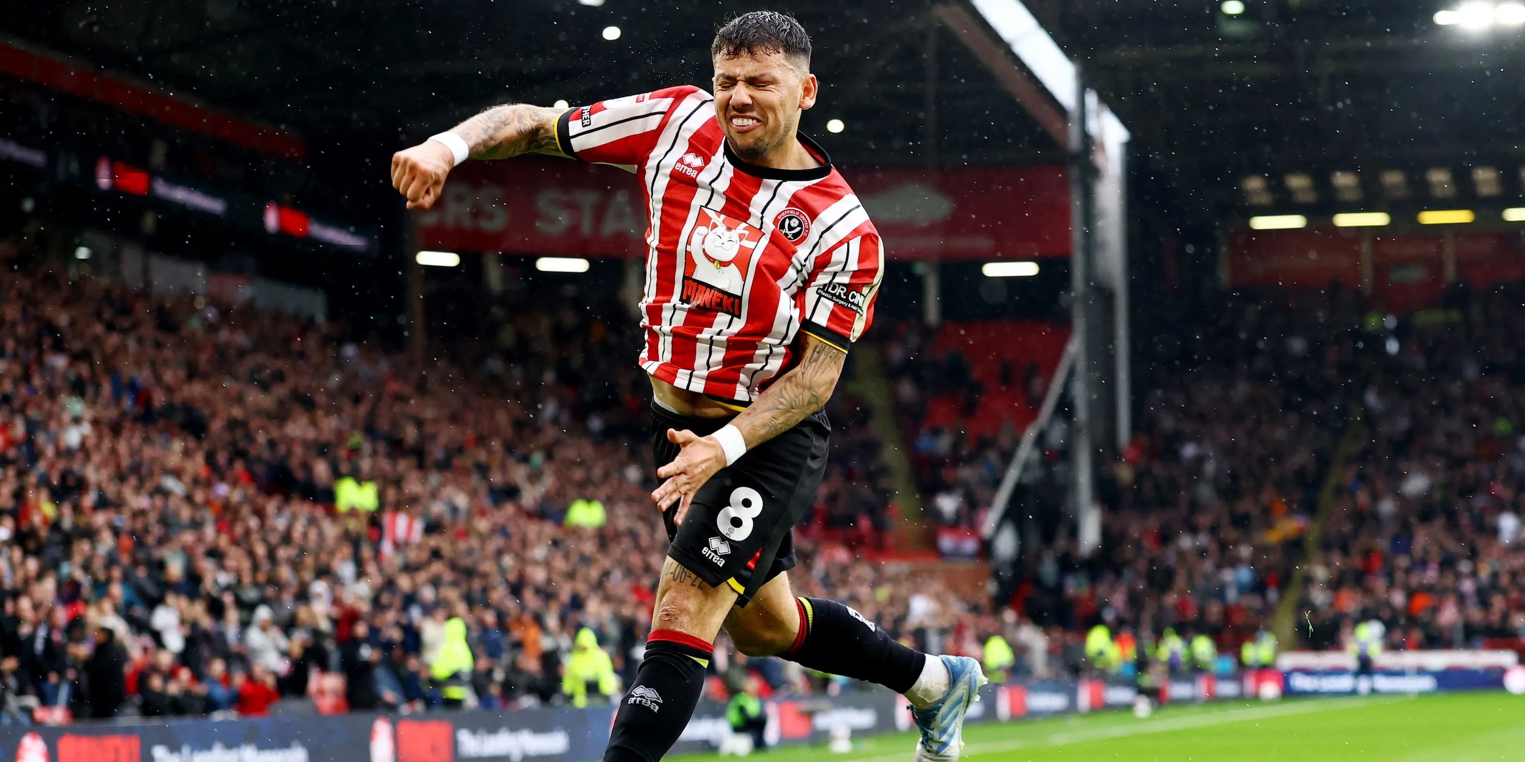 Gustavo Hamer ăn mừng bàn thắng cho Sheffield United, mục tiêu được Leeds quan tâm