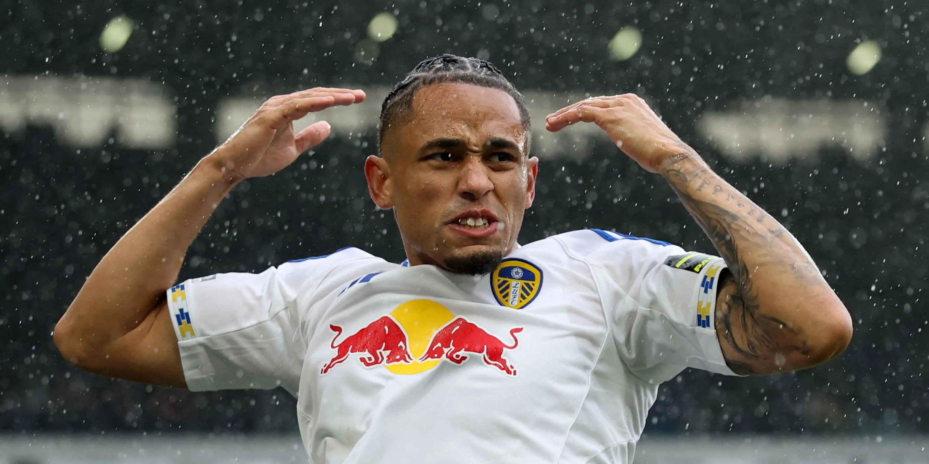 Noah Okafor bứt phá trong màu áo Leeds: tốc độ và trực diện