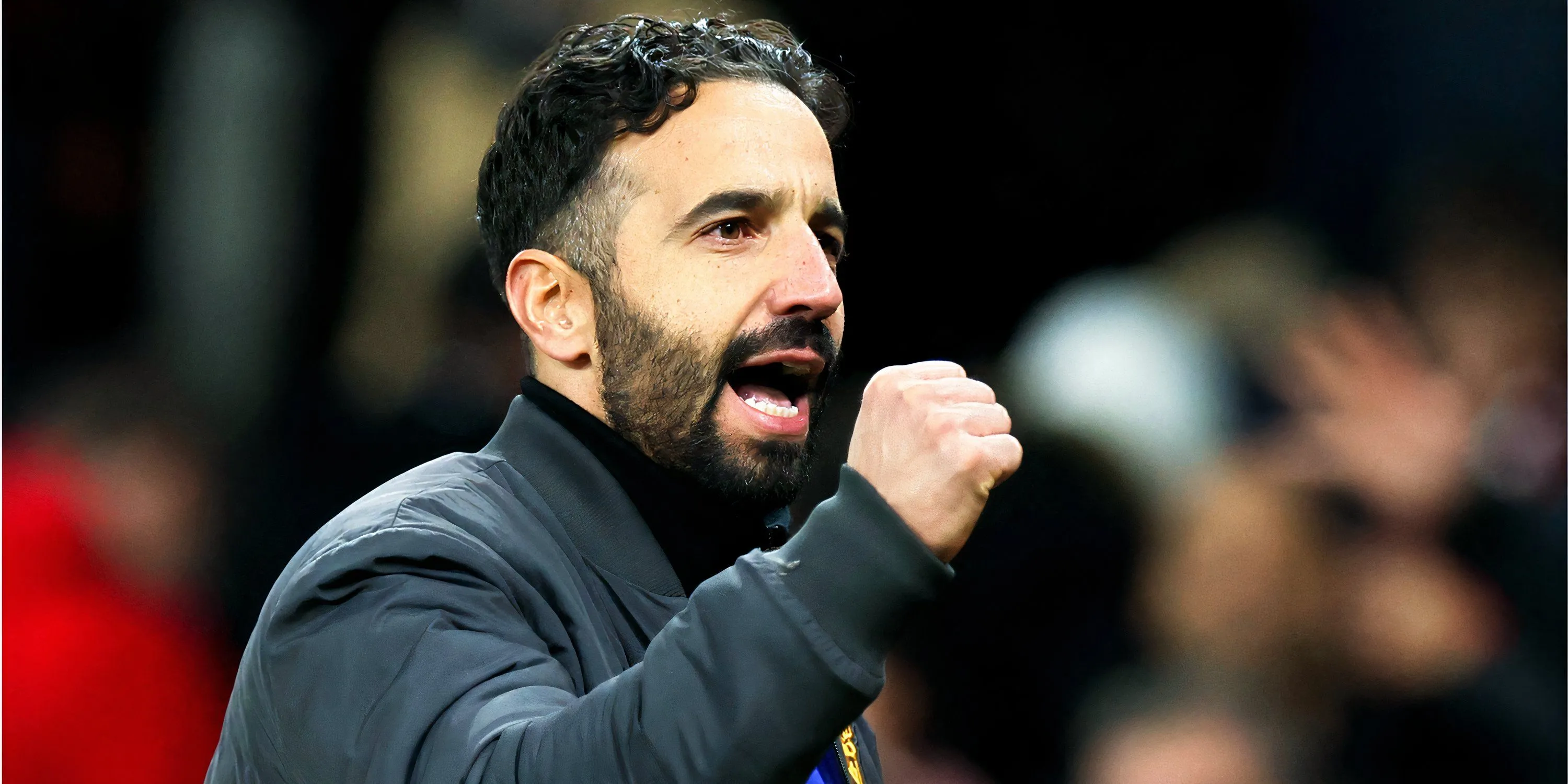 Ruben Amorim ăn mừng trên đường biên, tượng trưng cho tuần lễ thăng hoa cùng Man Utd