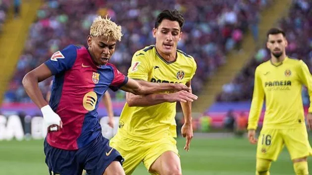 Sân Hard Rock Miami vắng khán giả và biển hiệu La Liga - vụ hủy trận Barcelona vs Villarreal tại Mỹ.