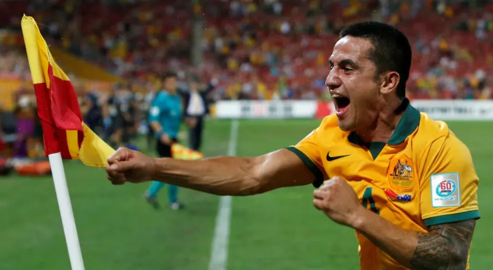 Tim Cahill ăn mừng bên cột cờ góc, hình ảnh gợi nhớ những khoảnh khắc biểu tượng trên sân cỏ