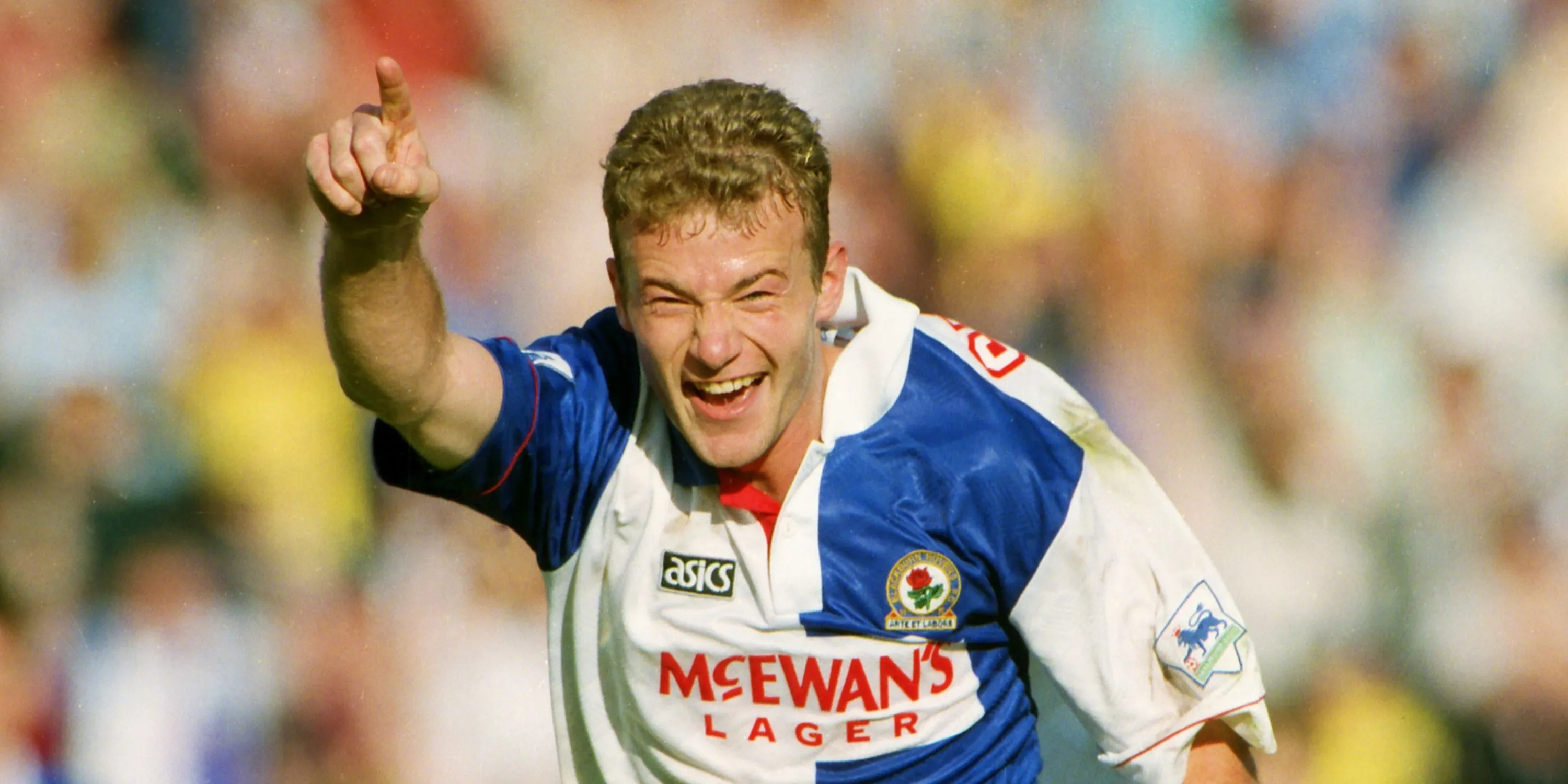 Alan Shearer trong quá khứ của mình tại Newcastle United