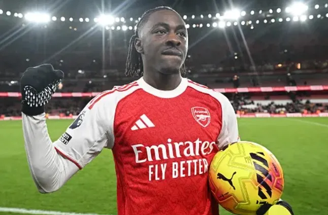 Eberechi Eze ăn mừng hat-trick derby Bắc London