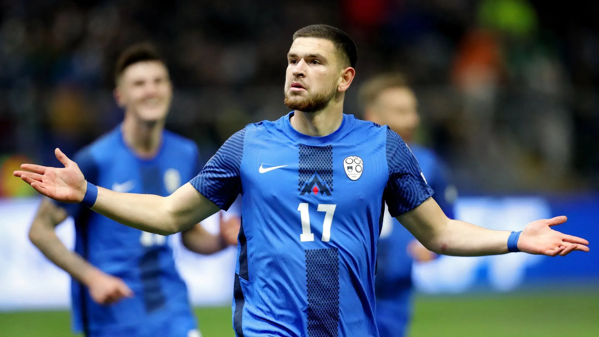 Zan Vipotnik trong màu áo Swansea City, cầu thủ người Slovenia đang có phong độ xuất sắc mùa này