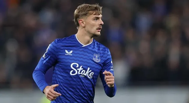 Kiernan Dewsbury-Hall đang chơi tốt tại Everton.