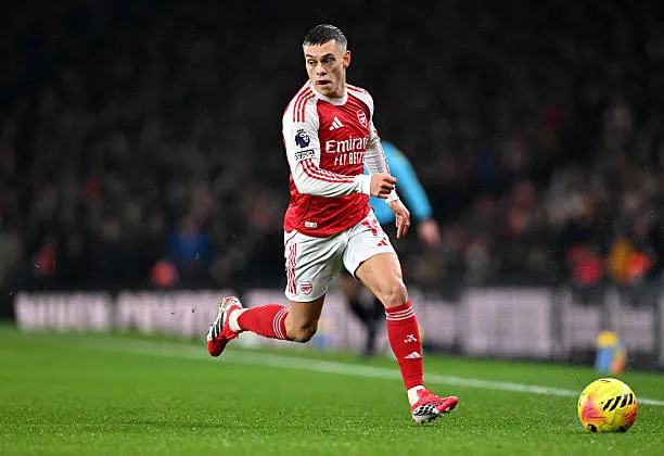 Leandro Trossard (6.4): Trong hiệp một, anh chỉ có một cú sút đi chệch khung thành sau khi bóng đổi hướng, nhưng đó là tất cả những gì tốt đẹp nhất mà cầu thủ người Bỉ làm được trong một đêm khá im ắng. Ngôi sao mang áo số 19 rời sân nhường chỗ cho Martinelli.